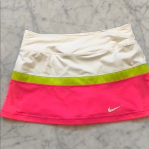 EUC Nike tennis skirt. Perfect summer colors!